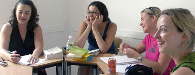 Ecoles de langues à Séville pour un senior (Séville en Espagne)